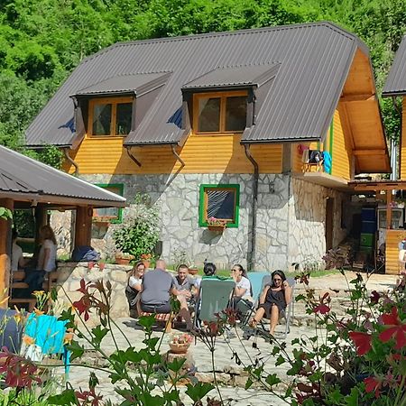 Rafting Camp Encijan Hotel Foca Exterior foto