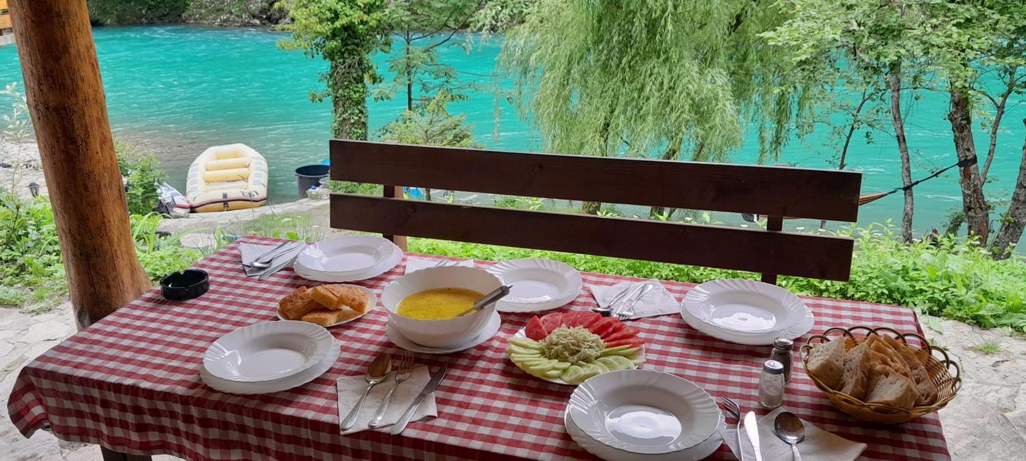 Rafting Camp Encijan Hotel Foca Exterior foto