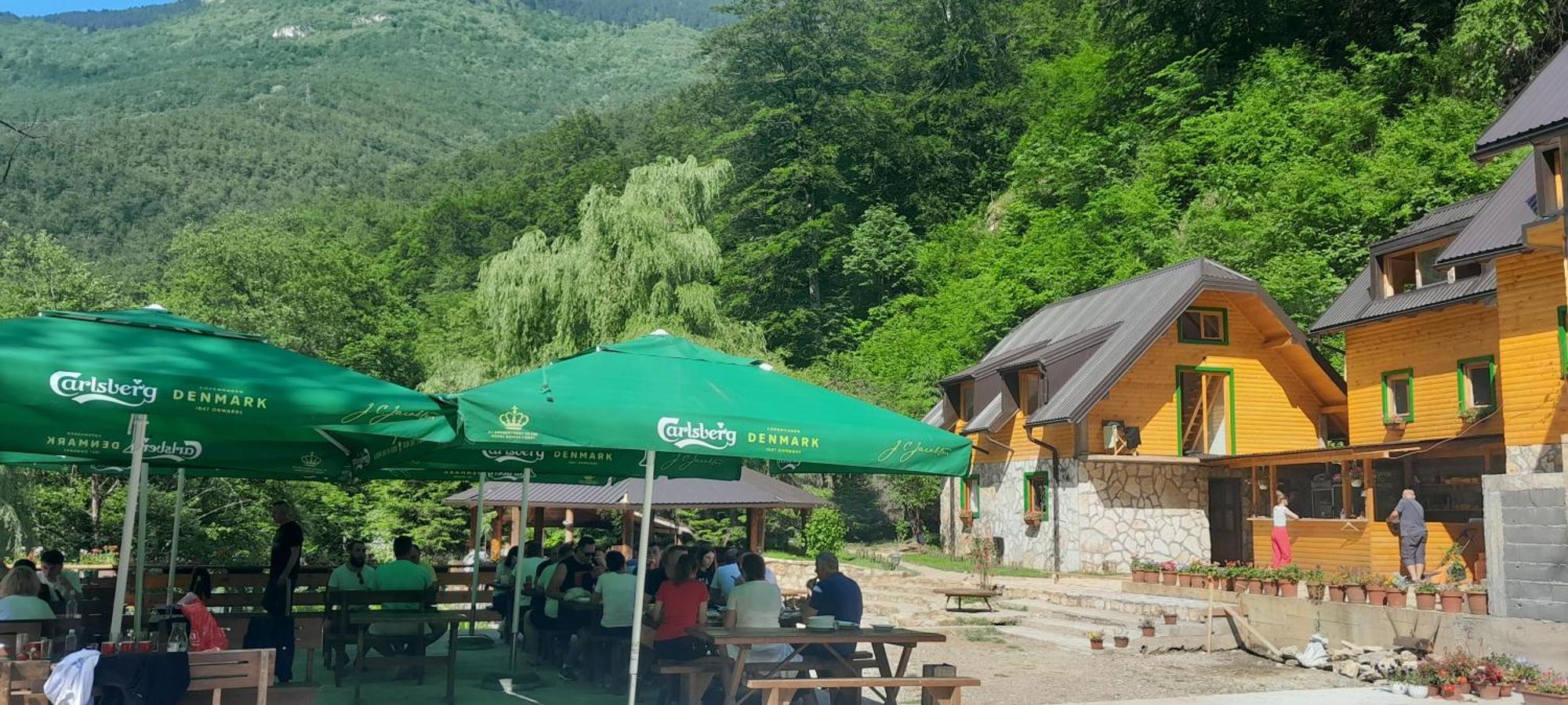 Rafting Camp Encijan Hotel Foca Exterior foto